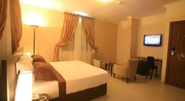 Номер Royal Lakeem Suites Adebola