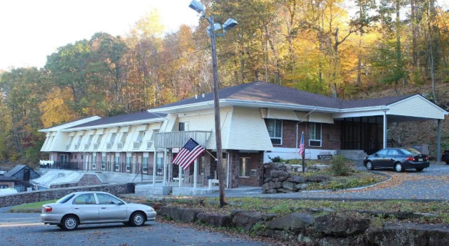 Passport Inn and Suites - Middletown, Book Hotel Middletown. Connecticut