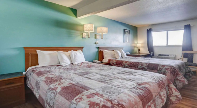 Четырёхместный номер Standard Americas Best Value Inn Greeley
