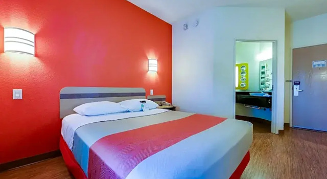 Номер Comfort Motel 6 Cleveland East - Macedonia