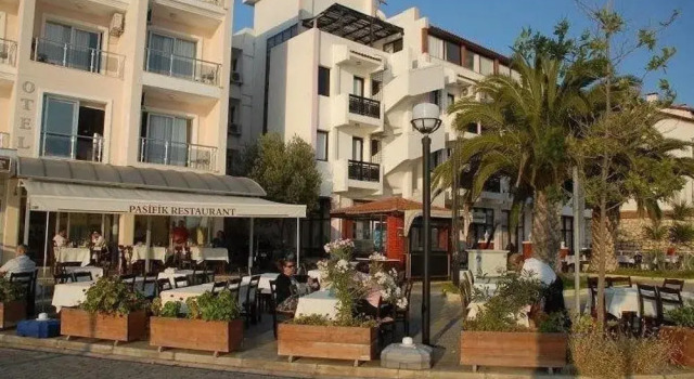 Kerman Hotel, Забронировать Отель Недорогие отели Чешме, рядом с Cesme Bus Terminal, недорого
