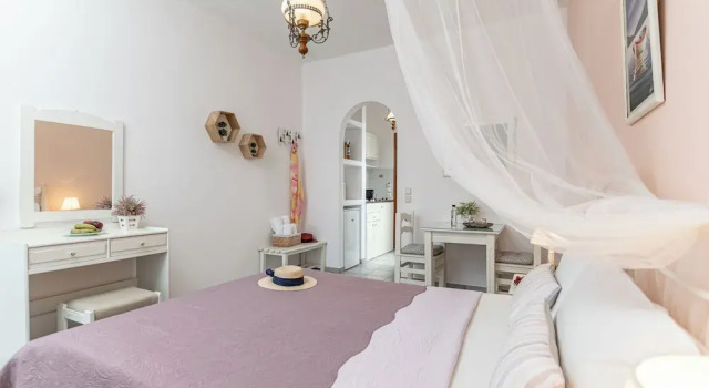 Двухместный номер Deluxe с балконом и с частичным видом на море Zanneta Apartments & Suites