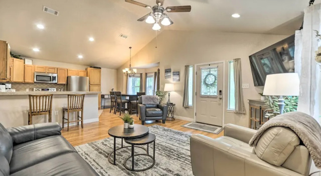 Коттедж Cozy Canyon Lake Abode < 1 Mi to Boat Ramp!