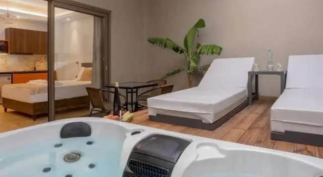 Люкс Royal Gold City Suites by Omilos Hotels
