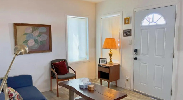 Newly remodeled 1 bed, 1 bath home near LAX, Forum
