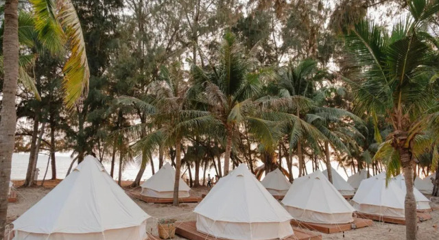 Тент с видом на море Hola Beach-Beach Club & Eco Glamping Resort