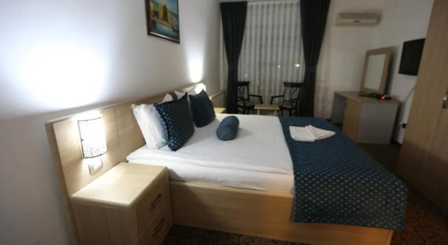 Двухместный номер Standard с балконом Hotel Pejton