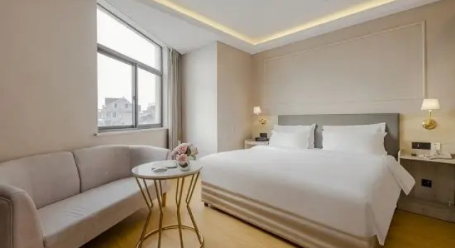 Люкс Home Inn (Shanghai Hongqiao Railway Station Huaxiang Road)
