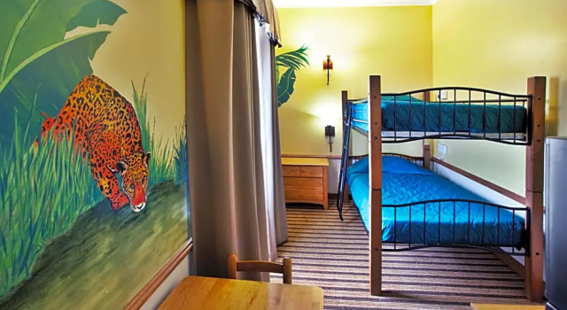 Четырёхместный люкс Holiday Inn Express Hotel & Suites Byron by IHG