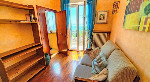 Appartamento con vista panoramica - Mikha'el Apartment, Book Lejlighed Monte Sant'Angelo Foresta Umbra