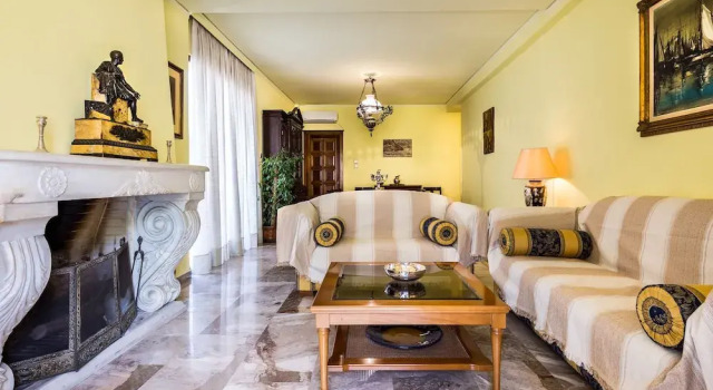 3 bedroom apartment in Acropolis area, Забронировать Апартаменты/квартира Неос-Космос Афины, рядом с Холм Филопаппос