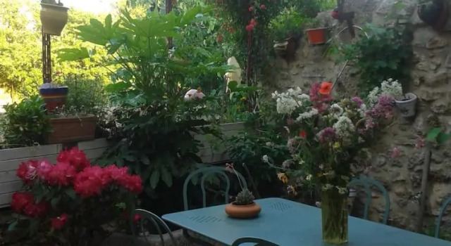 room Limoux house josepha, Book Pension Hoteller i Corbières med parkering, Parkering