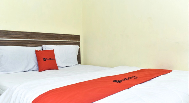 RedDoorz  near Pantai Losari 3, Prenota Affittacamere Makassar 
