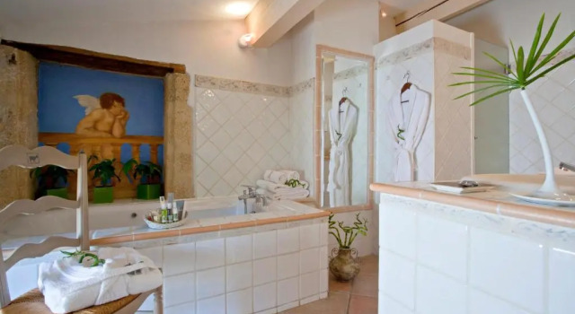 Suite Le Castellas Hotel & SPA - PONT DU GARD - UZES