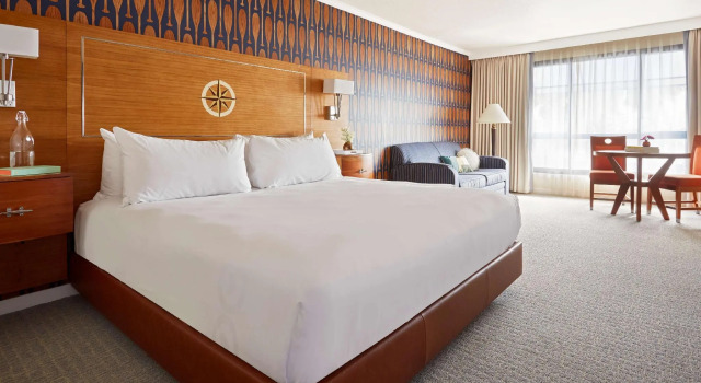 Полулюкс Waterfront Hotel, part of JdV by Hyatt (12381)
