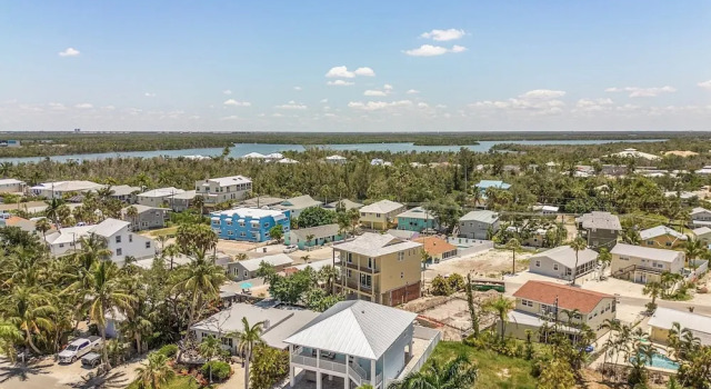 Коттедж Beach Time 146 Delmar Ave 3 Bedroom Home by RedAwning