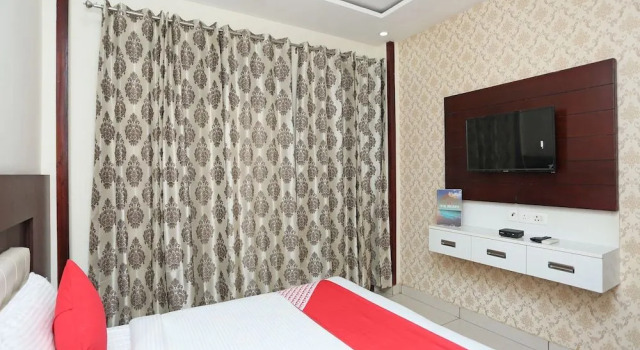OYO 27678 Saharan's Homes, Забронировать Отель Гургаон 