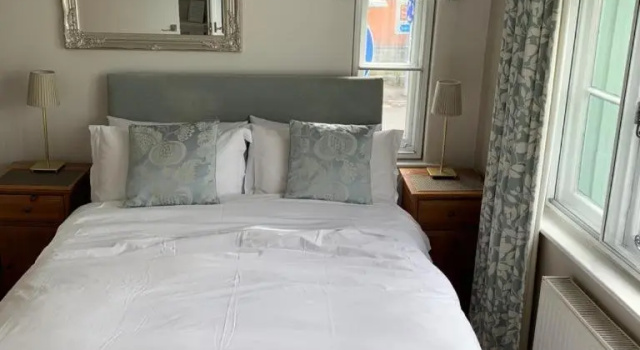 Parsnips House BnB Glastonbury, Забронировать Отель «постель и завтрак» Гластонбери Сомерсет, рядом с Soulwise Soul readings, Hypnotherapy and Peace Treatments