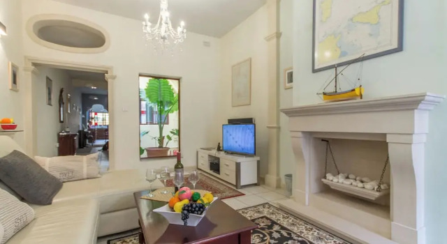 Семейный коттедж с балконом Well Located Townhouse & Courtyard Kalka