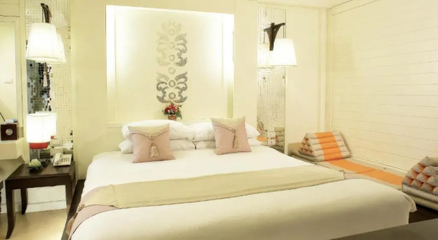 Полулюкс Chiangmai Gate Hotel