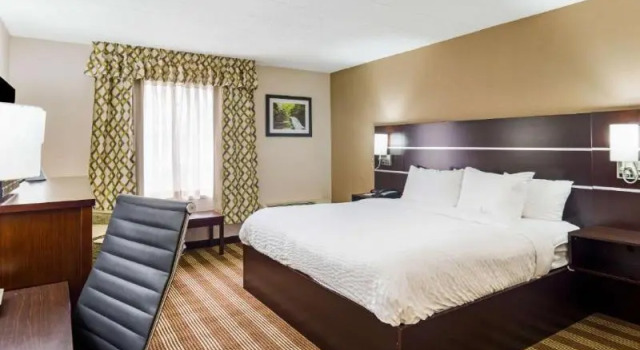 Двухместный номер Standard с балконом Pocono Inn & Banquet - Stroudsburg