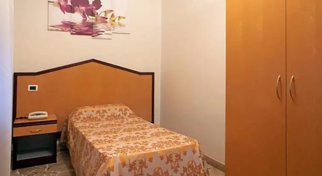 Одноместный номер Standard H&L Hotel