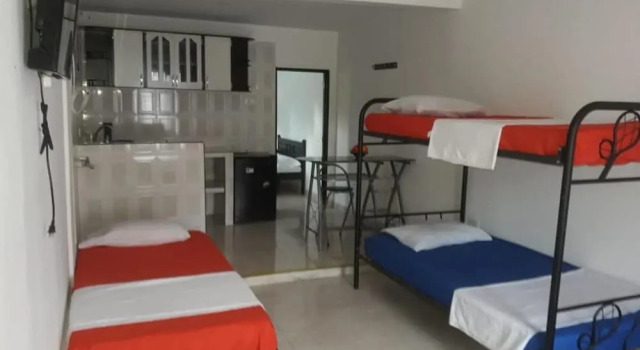 Aparta Hotel El Bosque zz, Забронировать Отель Отели Кали с завтраком, рядом с The Plane's Park, Завтраки