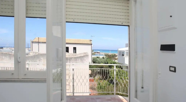 Апартаменты BeachSide Rooms  Suites