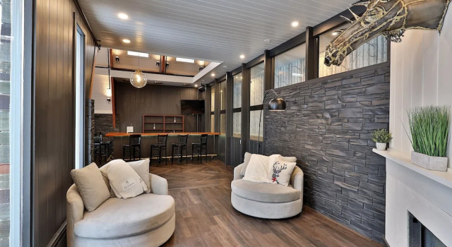 Rent An Inn! Takeover The Birch Ridge W/ Your Group. Mountain Lodge: 11 Rooms, Bar, Fireplace. 28ppl 11 Bedroom Home