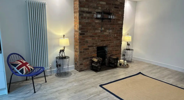 Charming Hampshire House Retreat, Забронировать Дом для отпуска Фарнборо Суррей