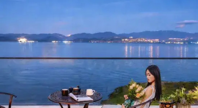 Blushe | 360°·Fulview | Ocean-View Garden-Style Holiday Homestay (Erhai Sansheng Island Branch)