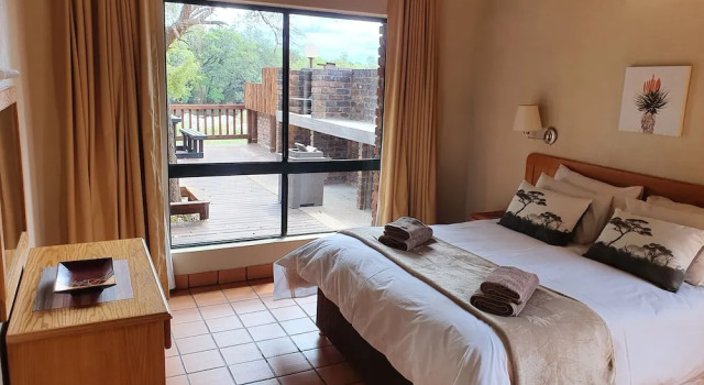 Ekuthuleni River Front Chalets, Book Chalet Hoteller i Limpopo med parkering, Parkering