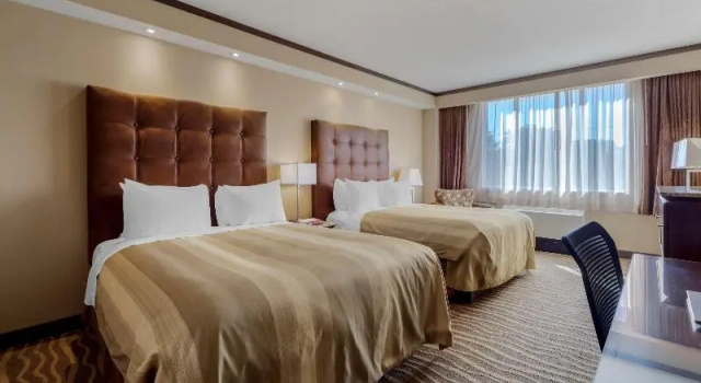 Четырёхместный номер Standard Best Western Premier Denham Inn & Suites