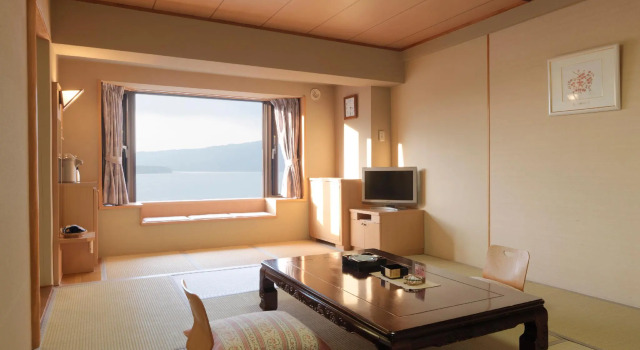 Номер Standard с видом на озеро THE FOREST AKAN Tsuruga Resort