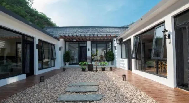 Кровать в общем номере White Bird Villa Tangchi B&B (Beijing Qingshiling Branch)
