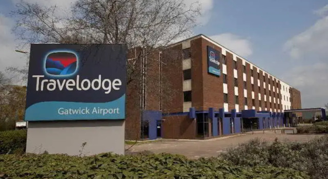 Travelodge Gatwick Airport Hotel, Забронировать Отель Отели Исторического графства Суссекса с парковкой, Парковка