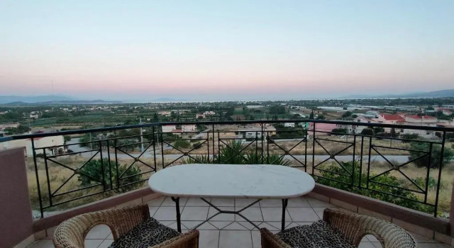 Коттедж Schinias Bright Spacious Maisonette-panoramic View