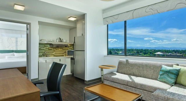 Двухместный люкс Executive с видом на горы Element by Marriott Denver Park Meadows