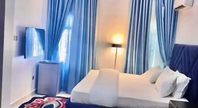 Апартаменты Deluxe Adunola Serviced  Apartment