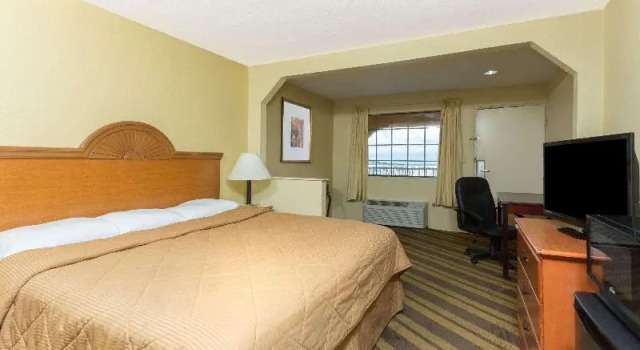 Номер Standard Days Inn & Suites by Wyndham Vicksburg