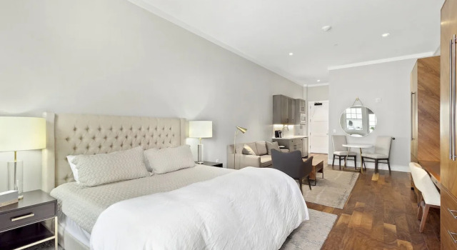 Люкс Luxury Hotel Suites at Vanderbilt