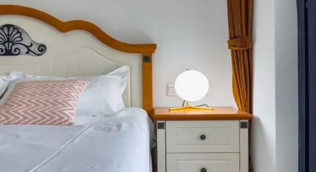 Люкс с 3 комнатами Dongshan Langlilang Homestay (Jinluan Bay)