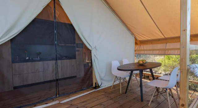 Тент Golden Haven Luxe Glamp Resort