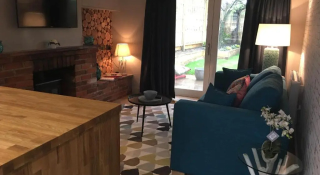 No33 THORNHAM BOUTIQUE COTTAGES, Book Hotel Hunstanton Norfolk