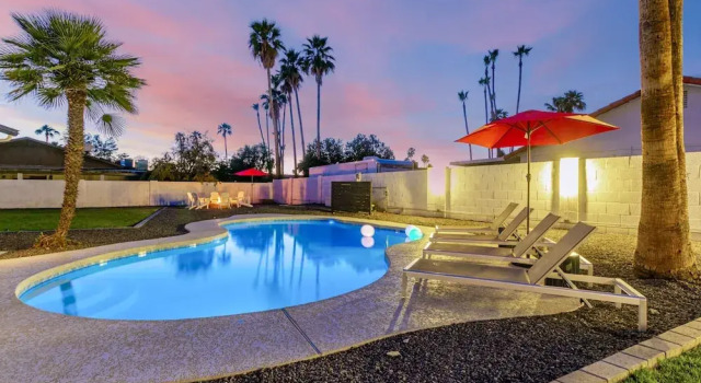 Коттедж Agave on Cactus Private Pool Firepit Sleeps 10