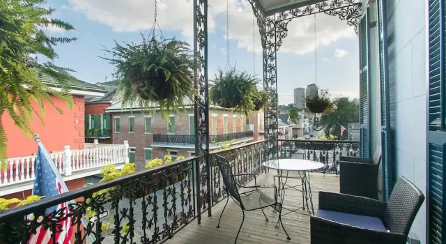 Номер Royal Lafitte Hotel & Bar