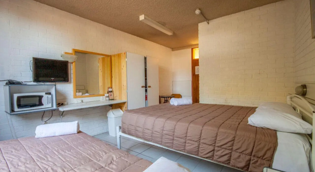 Трёхместный номер Standard Marco Polo Motor Inn Sydney Hotel