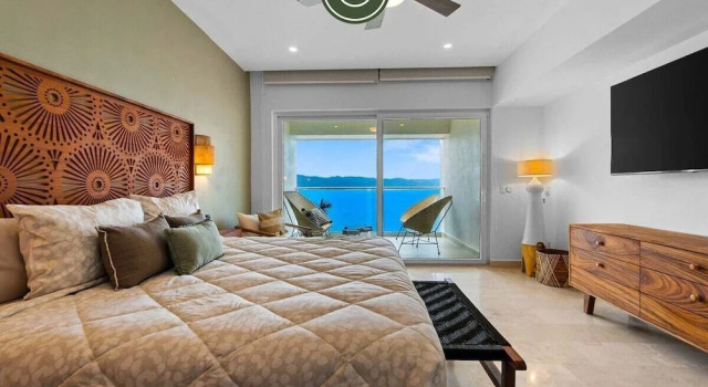 Luxury 4 BR Condo Amazing Views - Beach - Pools, Book Hotel Puerto Vallarta Jalisco