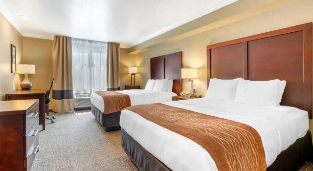 Четырёхместный номер Standard Comfort Inn Arcata