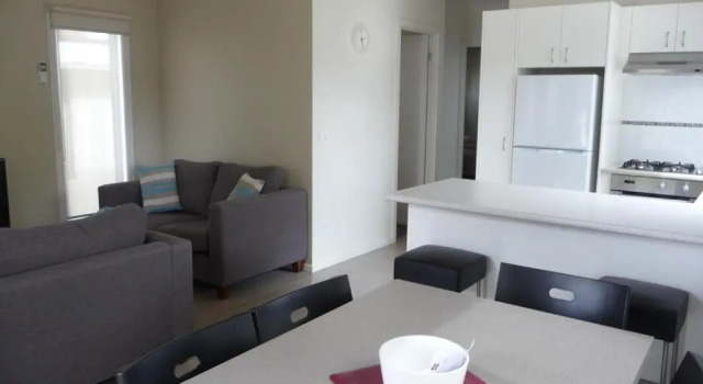 Коттедж с 2 комнатами Kangerong Holiday Park